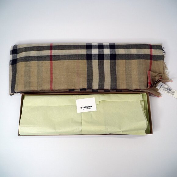 Authentic Burberry Lightweight Giant Check Wool & Silk Scarf - Picture 2 of 3